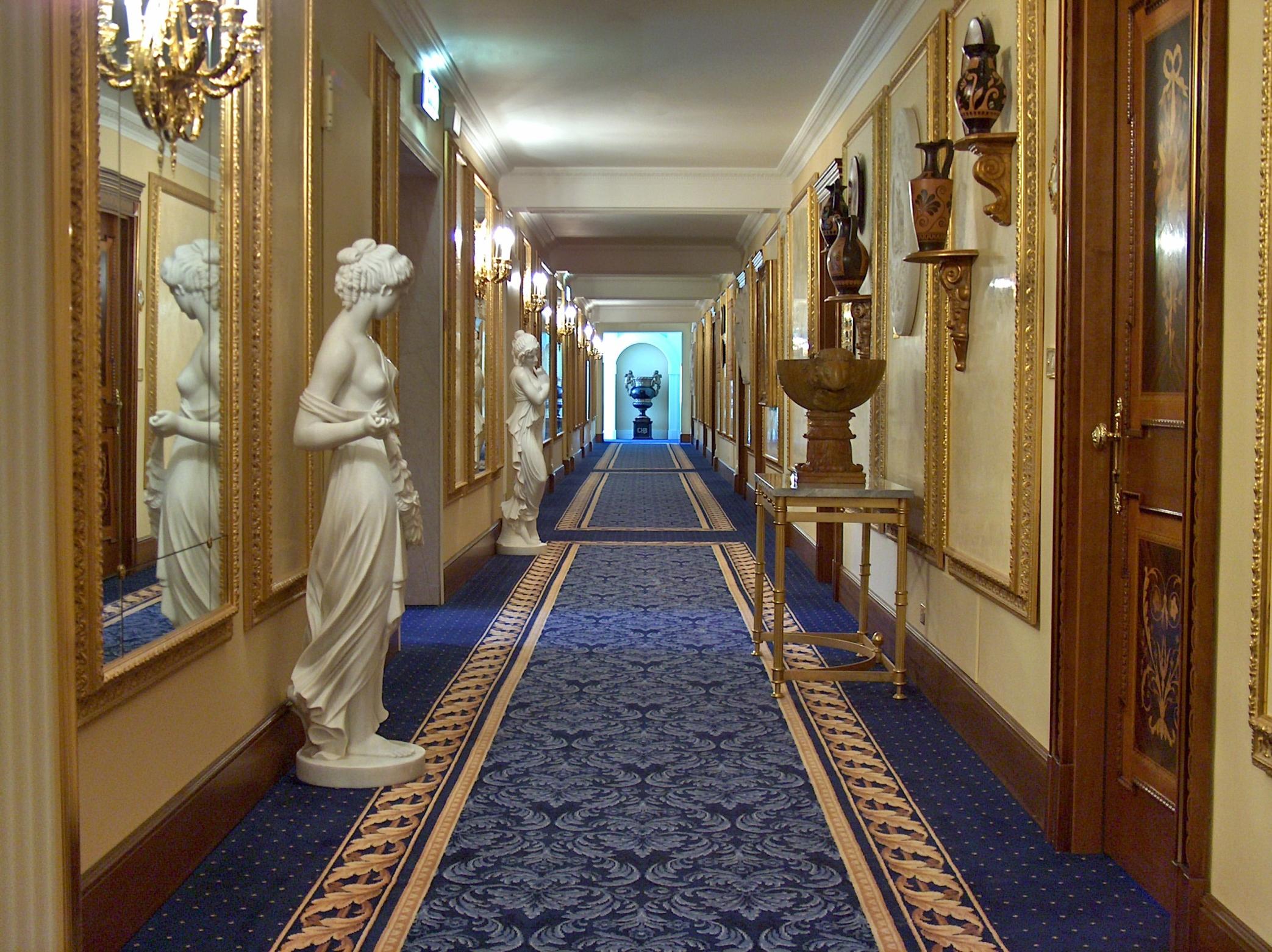 Grand Hotel Des Iles Borromees & Spa Stresa Exterior photo A corridor in the hotel