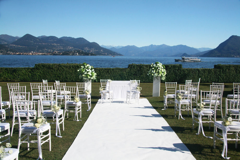 Grand Hotel Des Iles Borromees & Spa Stresa Exterior photo Wedding ceremony at the Fairmont