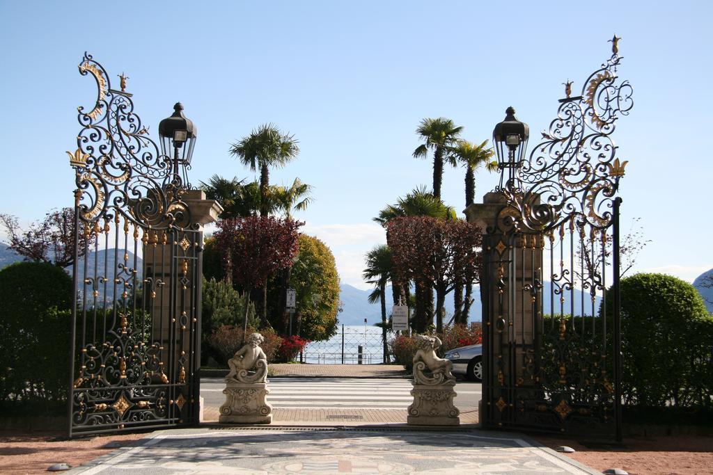 Grand Hotel Des Iles Borromees & Spa Stresa Exterior photo Entrance to the gardens